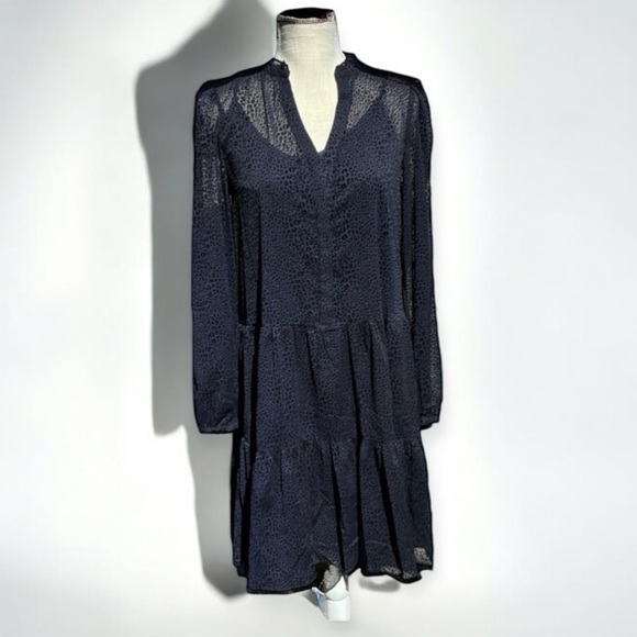 🌻NEW (w/tag) Tommy Hilfiger Long Sleeve V-Neck Tiered Skirt Chiffon Dress sz 2 - Picture 3 of 12